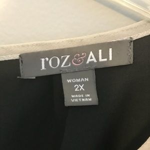 Roz & Ali Tops - Sheer chiffon top Roz & Ali Tops - Sheer chiffon top